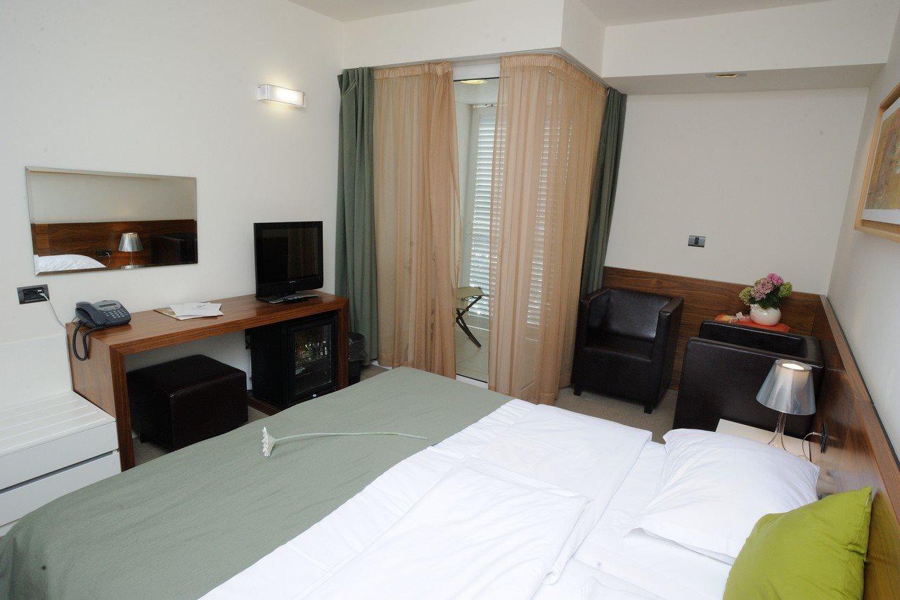 פוסטיר Hotel Vrilo - Adults Only מראה חיצוני תמונה